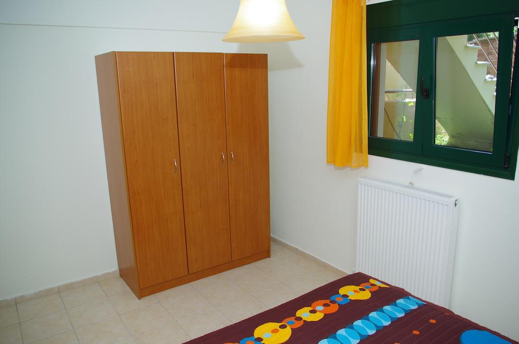 Elena Apartments Аспровалта Екстериор снимка