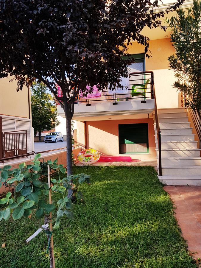 Elena Apartments Аспровалта Екстериор снимка